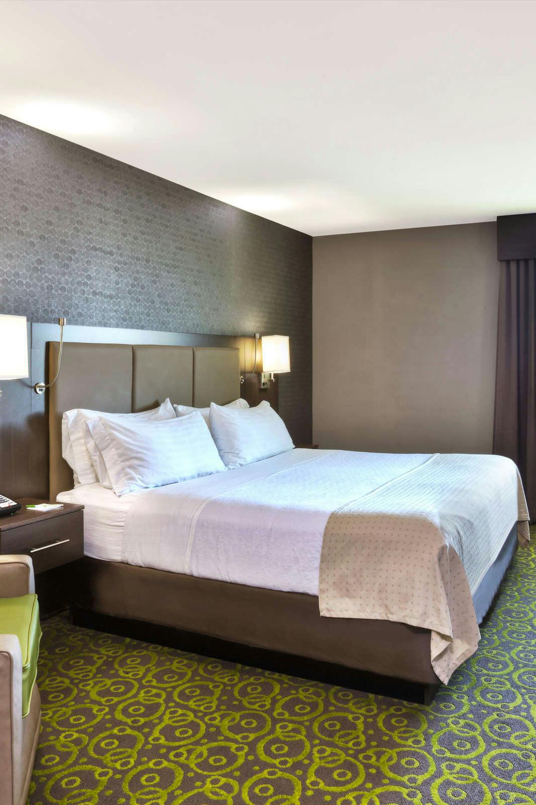 Hotel Holiday Inn Express Winnipeg Airport Polo Park photo 3