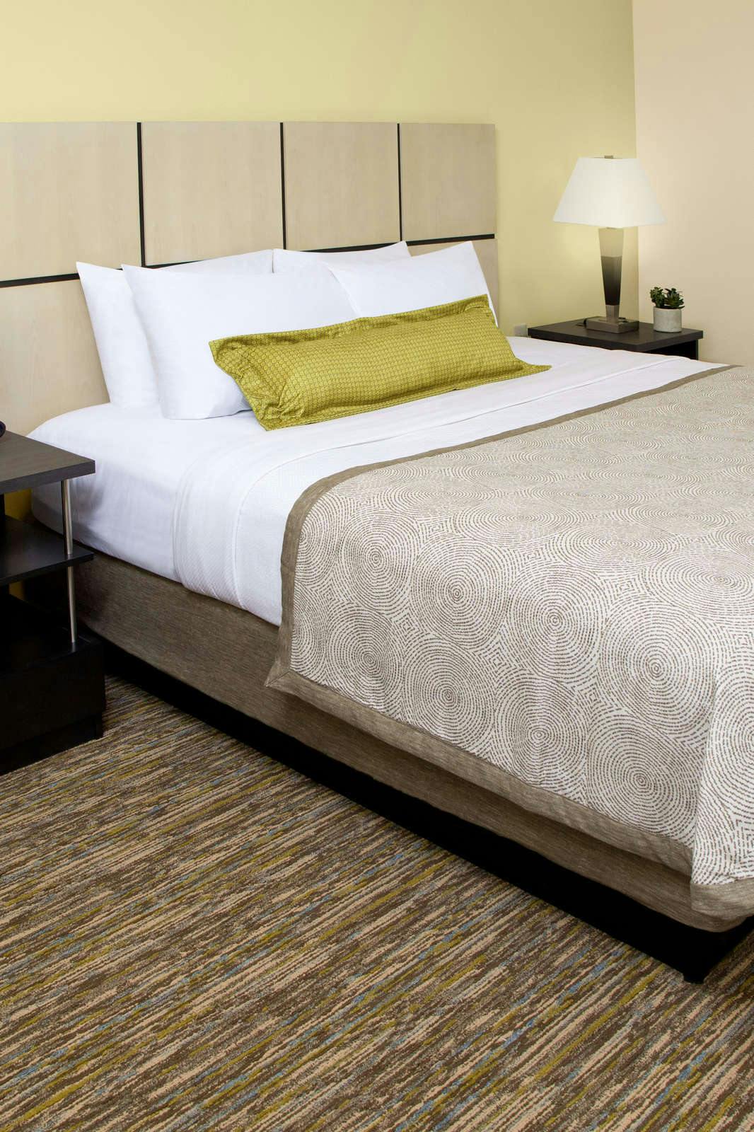 Hotel Candlewood Suites Lodi photo 2