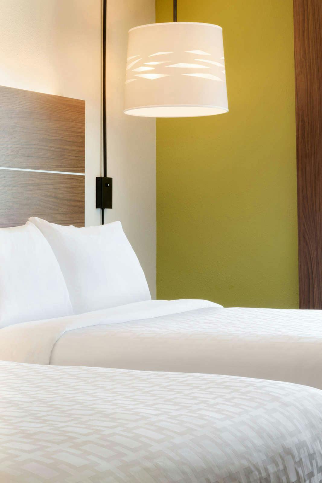 Hotel Holiday Inn Express & Suites Madisonville photo 3