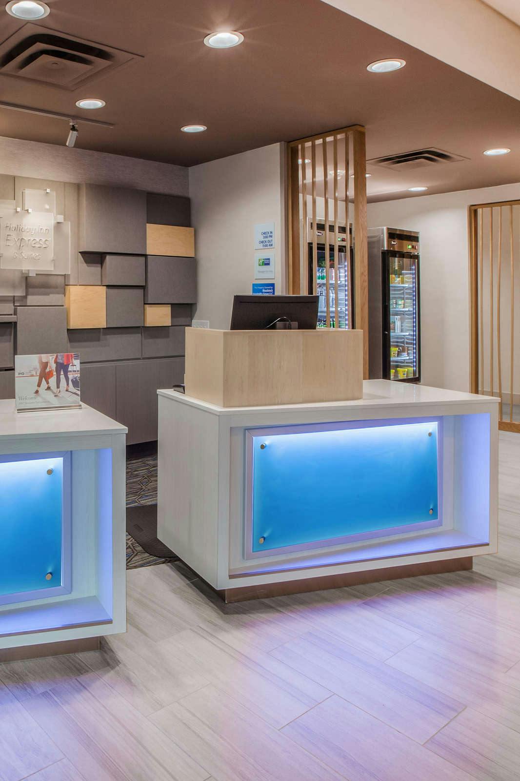 Hotel Holiday Inn Express & Suites Beaver Dam photo 4