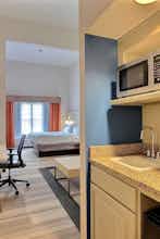 Hotel Holiday Inn Express Hotel & Suites Milwaukee Airport photo 4