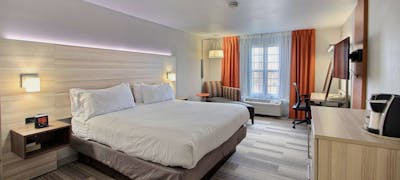 Holiday Inn Express Hotel & Suites Milwaukee Airport