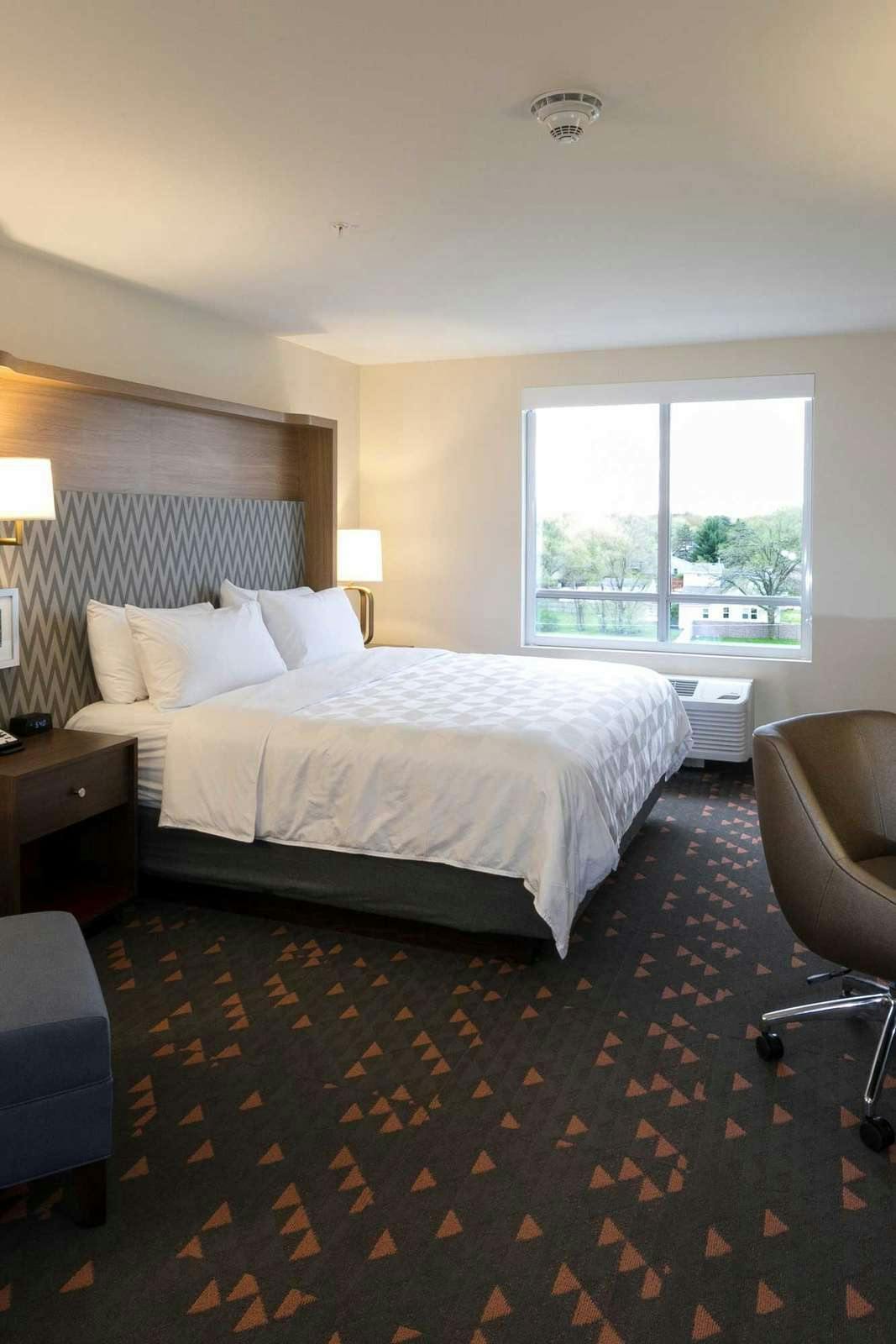 Hotel Holiday Inn & Suites Kalamazoo West photo 2