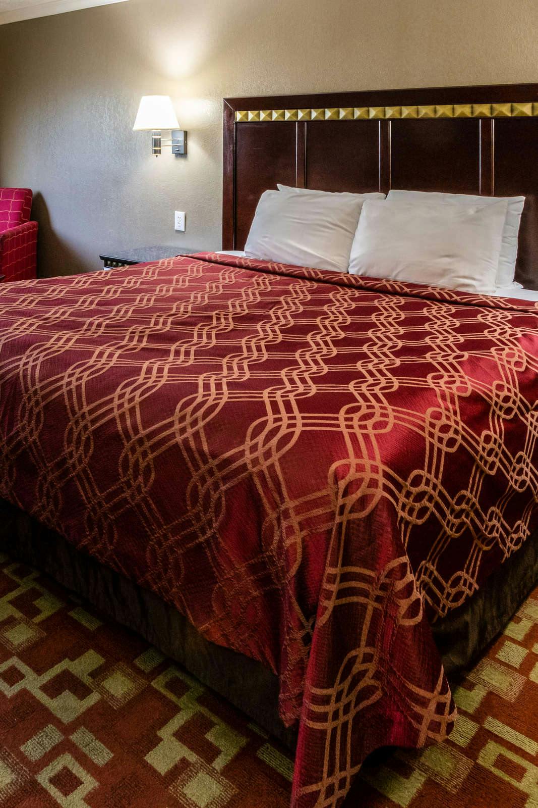 Hotel Econo Lodge Inn & Suites Fallbrook Downtown photo 1