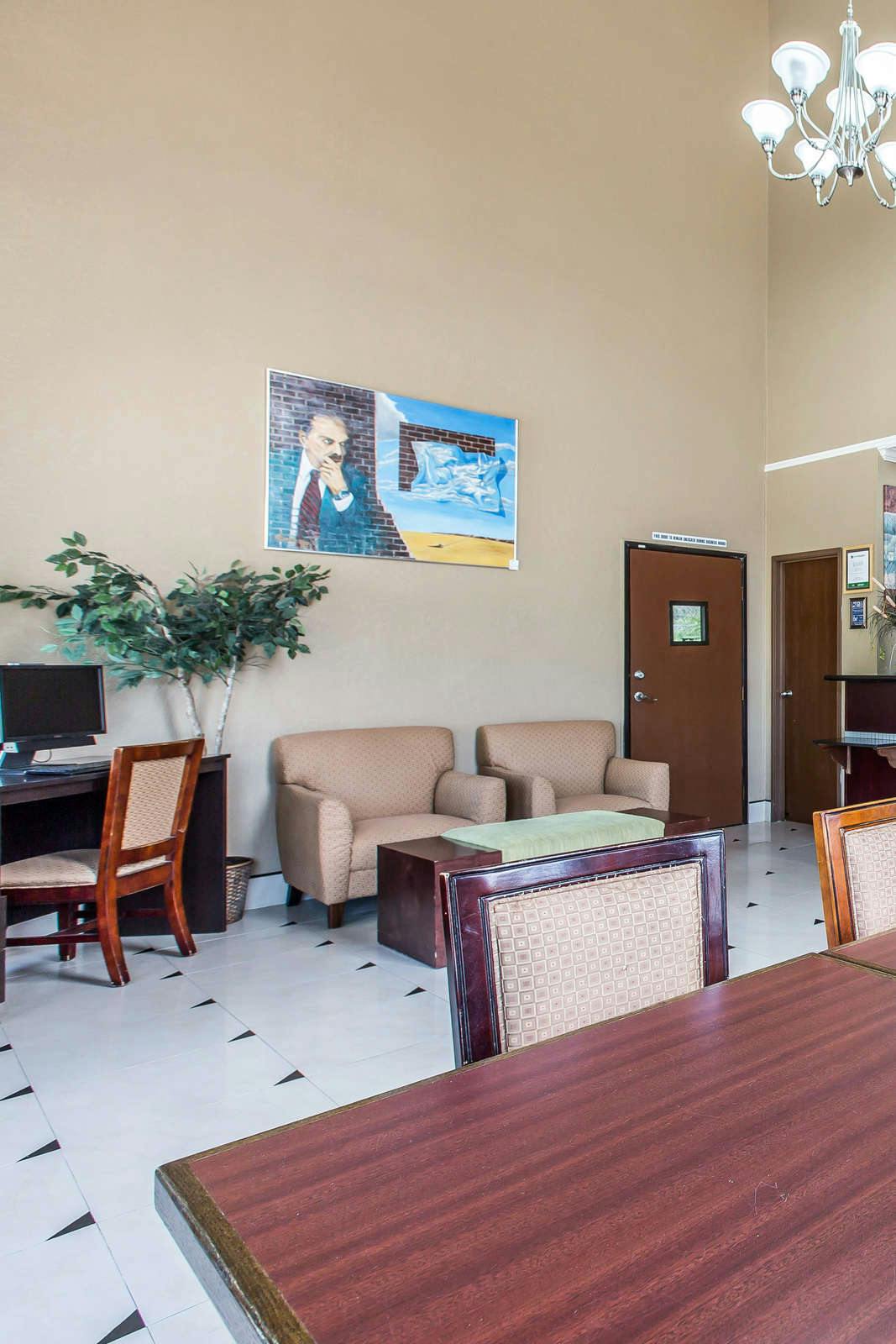 Hotel Econo Lodge Inn & Suites Fallbrook Downtown photo 5