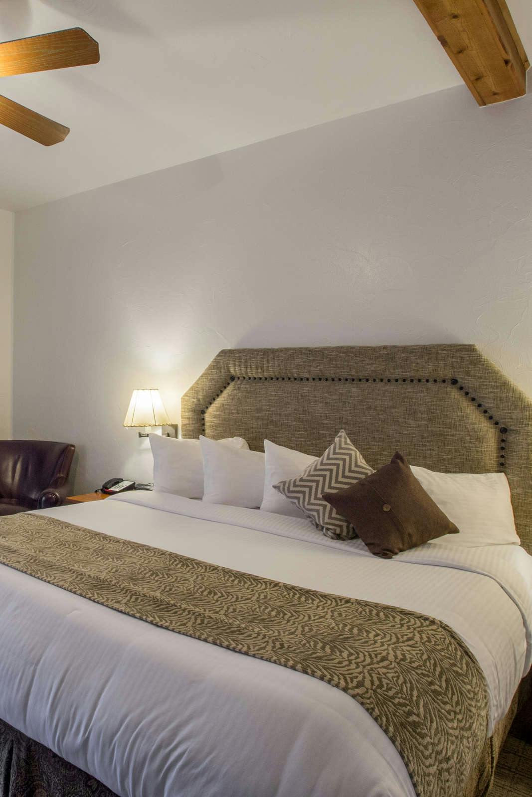 Hotel Table Mountain Inn photo 2