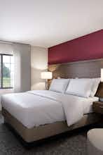 Hotel Staybridge Suites Charlottesville Airport photo 2