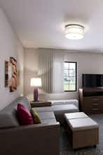 Hotel Staybridge Suites Charlottesville Airport photo 5