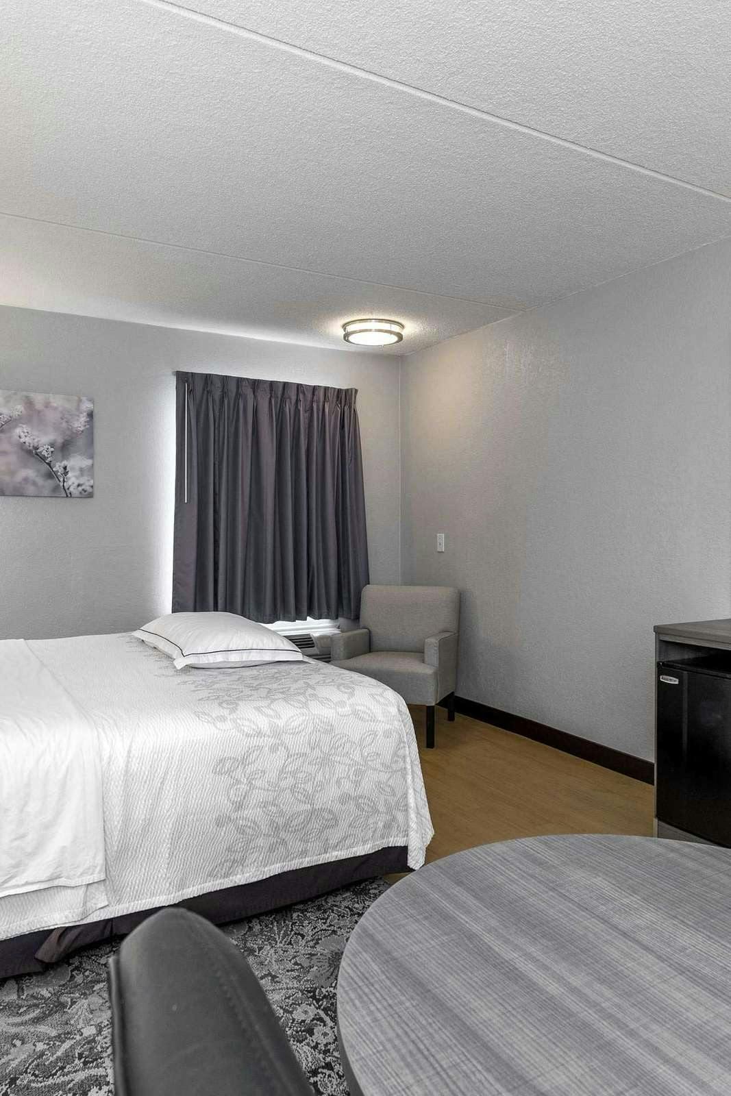 Hotel Red Roof PLUS+ Boston - Mansfield/ Foxboro photo 4