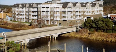 Rivertide Suites Hotel