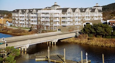 Rivertide Suites Hotel