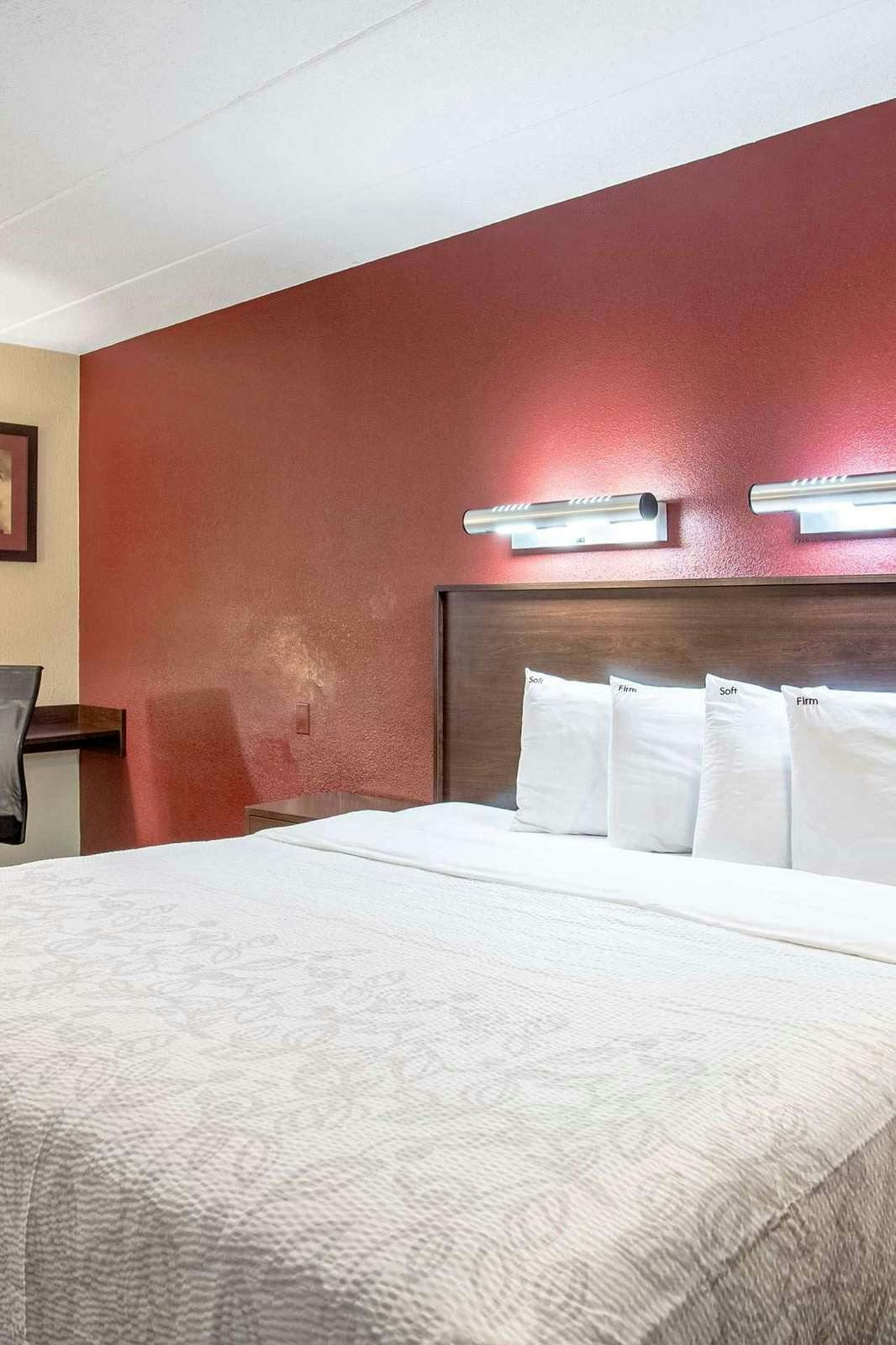 Hotel Red Roof PLUS+ Baltimore-Washington DC/BWI Airport photo 1