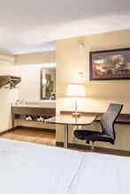 Hotel Red Roof PLUS+ Baltimore-Washington DC/BWI Airport photo 5