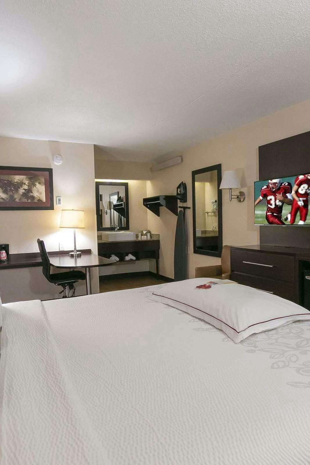 Red Roof Plus Columbus Ohio State University Osu Columbus