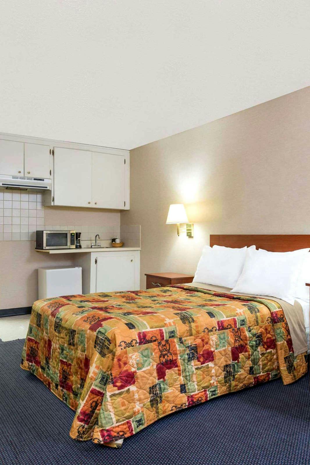 Hotel Knights Inn Elizabethtown photo 3