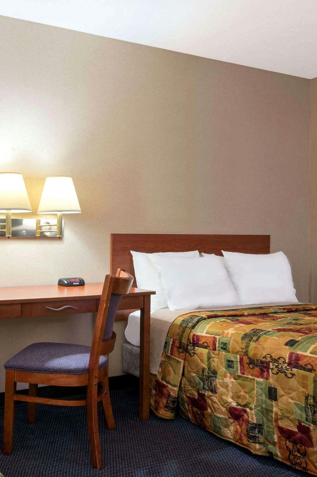 Hotel Knights Inn Elizabethtown photo 4