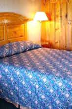 Hotel Knights Inn Colonial Fireside Inn photo 2