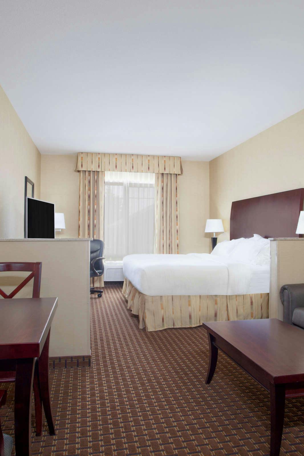 Hotel Holiday Inn Express Hotel & Suites Newport photo 2