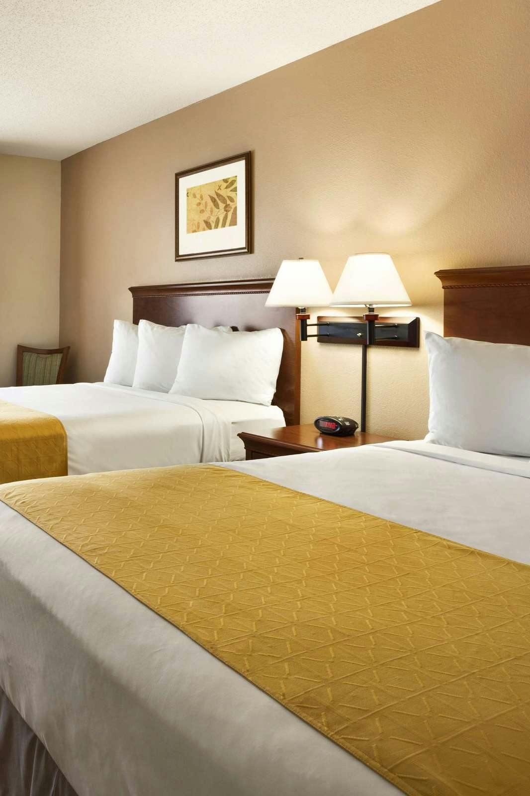 Hotel Country Inn & Suites by Radisson, Maumee - Toledo photo 2