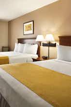 Hotel Country Inn & Suites by Radisson, Maumee - Toledo photo 2