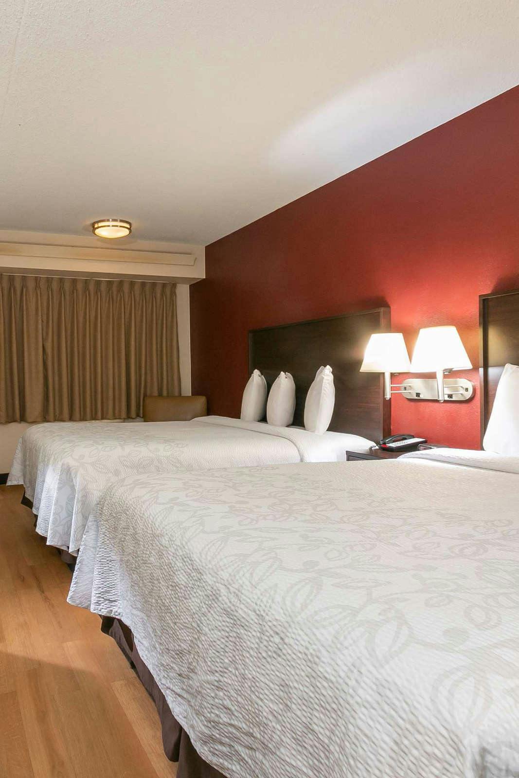 Hotel Red Roof PLUS+ West Springfield photo 3