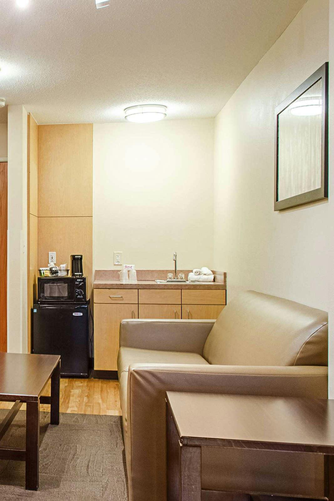 Hotel Red Roof PLUS+ Raleigh Downtown – NCSU/Conv Center photo 4