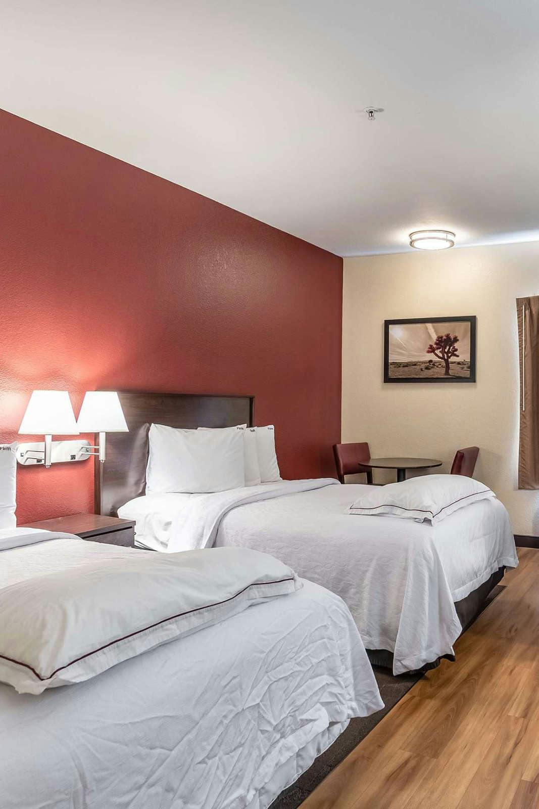 Hotel Red Roof PLUS+ Raleigh Downtown – NCSU/Conv Center photo 2