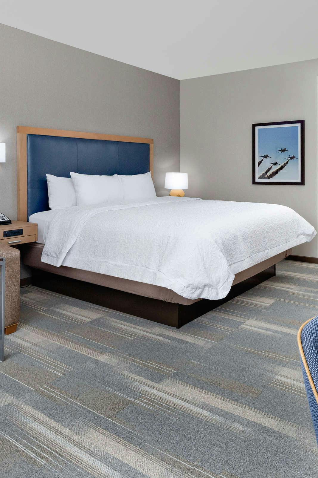 Hotel Hampton Inn & Suites San Diego Airport Liberty Station photo 1