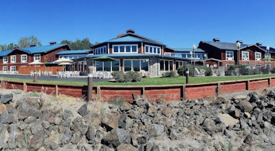 River Lodge And Grill