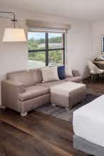 Hotel Hyatt Place Mount Pleasant Towne Centre photo 5