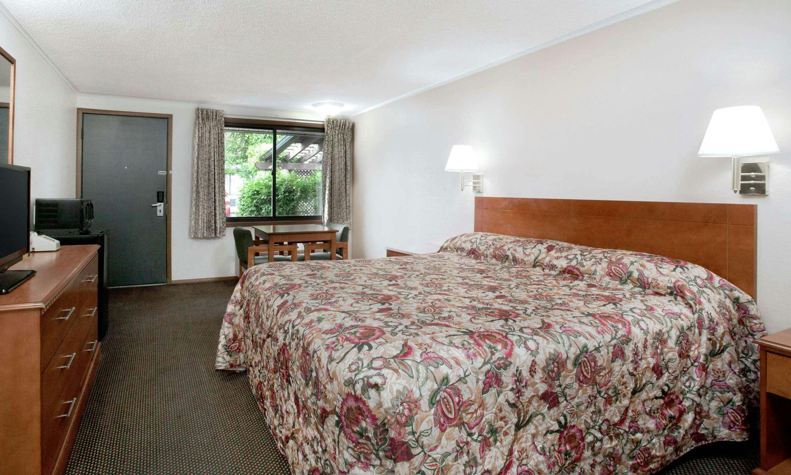 Knights Inn Pittston