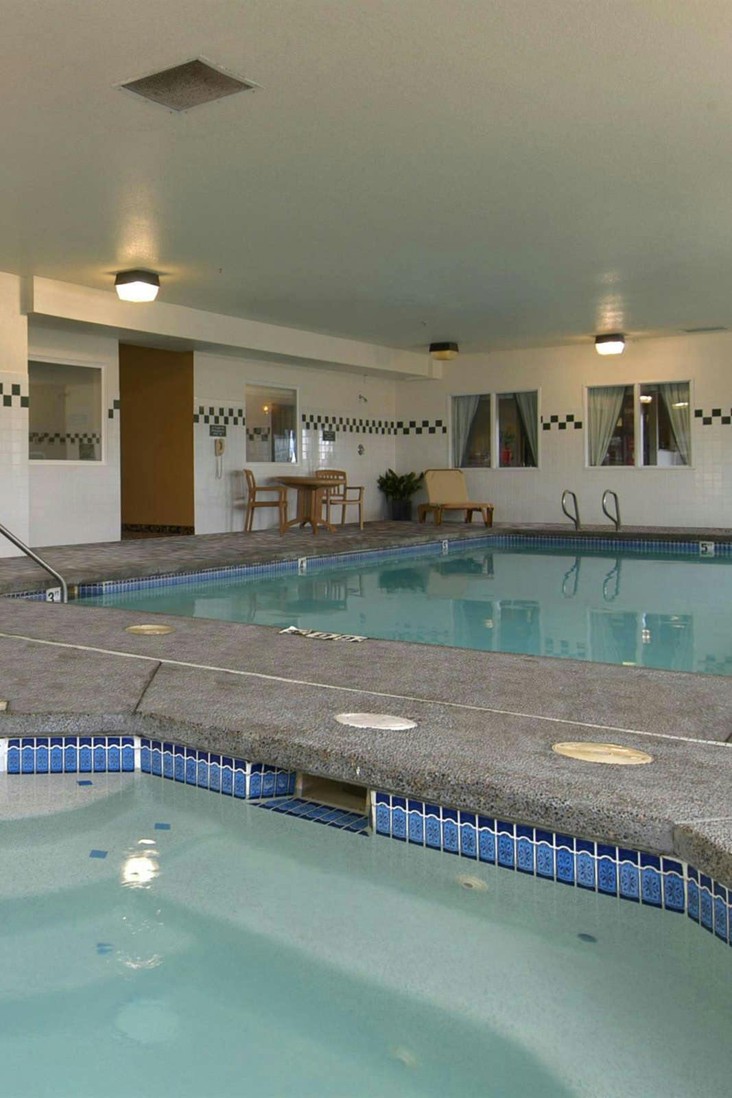 Hotel Red Lion Inn & Suites McMinnville photo 1