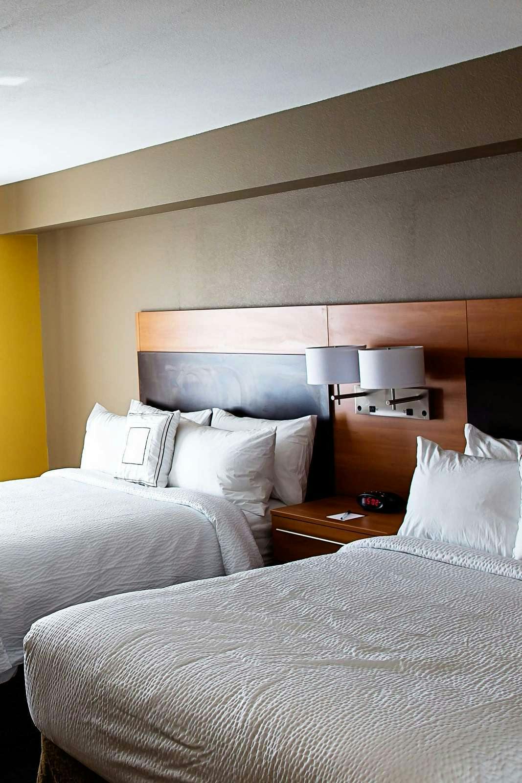 Hotel TownePlace Suites Lancaster photo 2