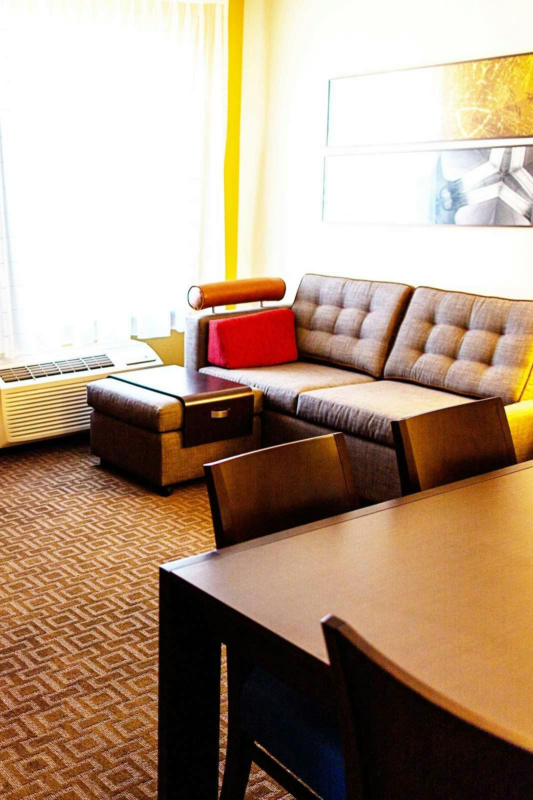 Hotel TownePlace Suites Lancaster photo 4