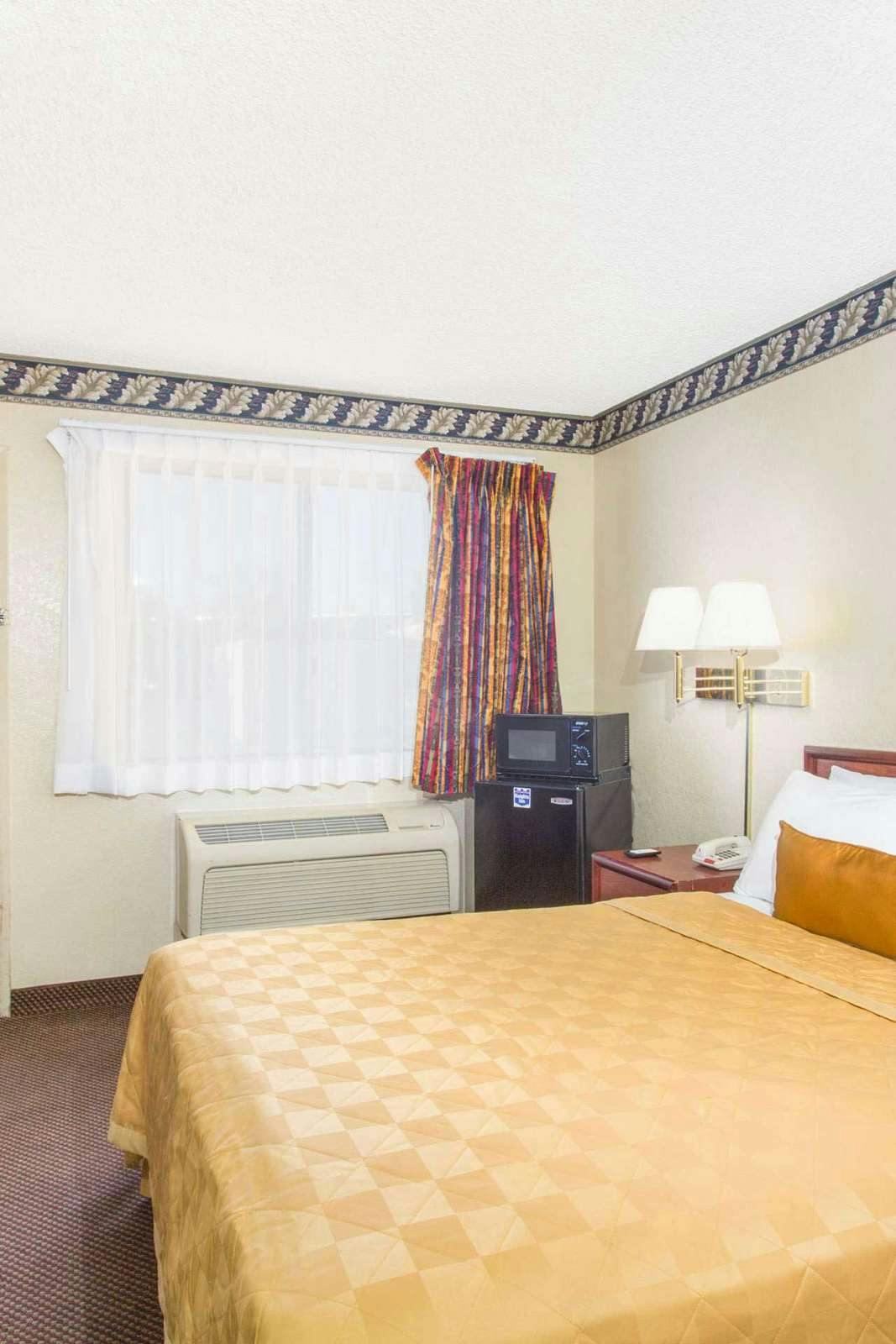 Hotel Knights Inn Madera photo 1