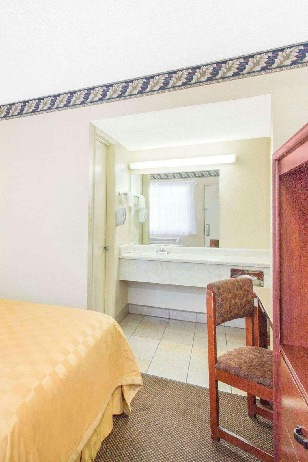 Hotel Knights Inn Madera photo 5