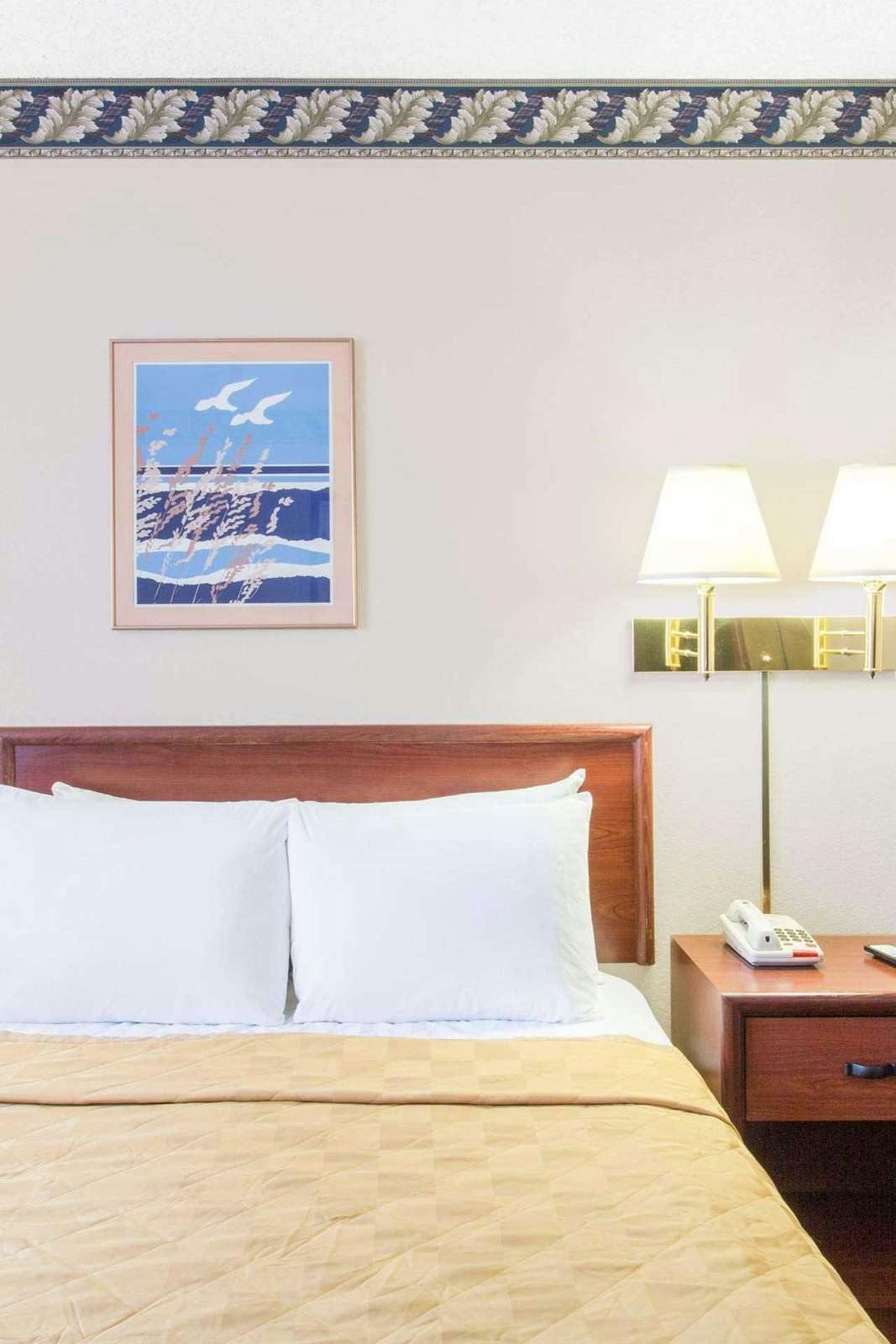 Hotel Knights Inn Madera photo 3