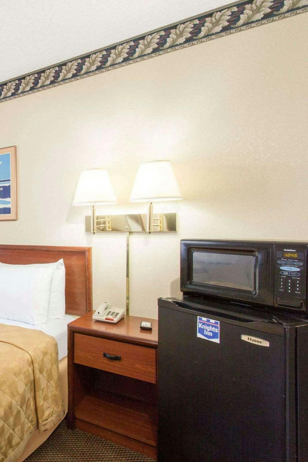 Hotel Knights Inn Madera photo 2