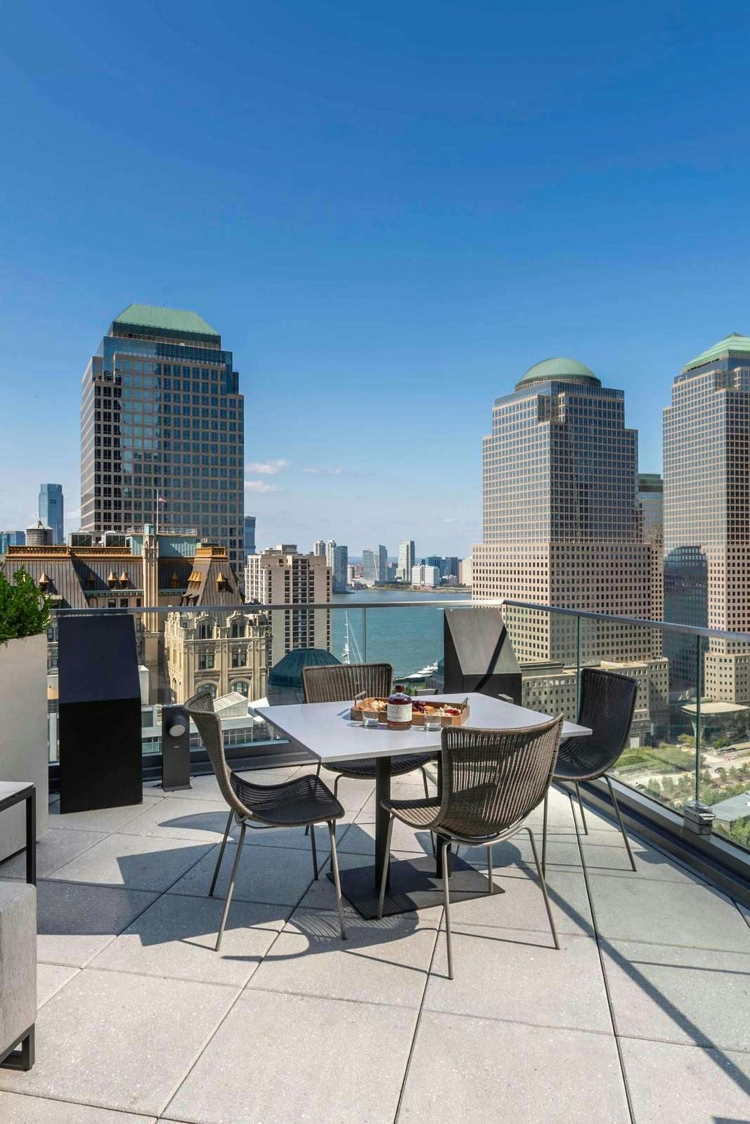 Hotel Courtyard World Trade Center - Suite with WTC View photo 3