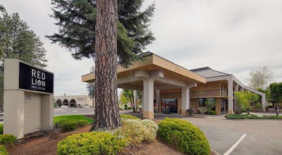 Red Lion Inn & Suites Deschutes River Bend