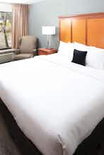 Hotel Red Lion Inn & Suites Deschutes River Bend photo 1