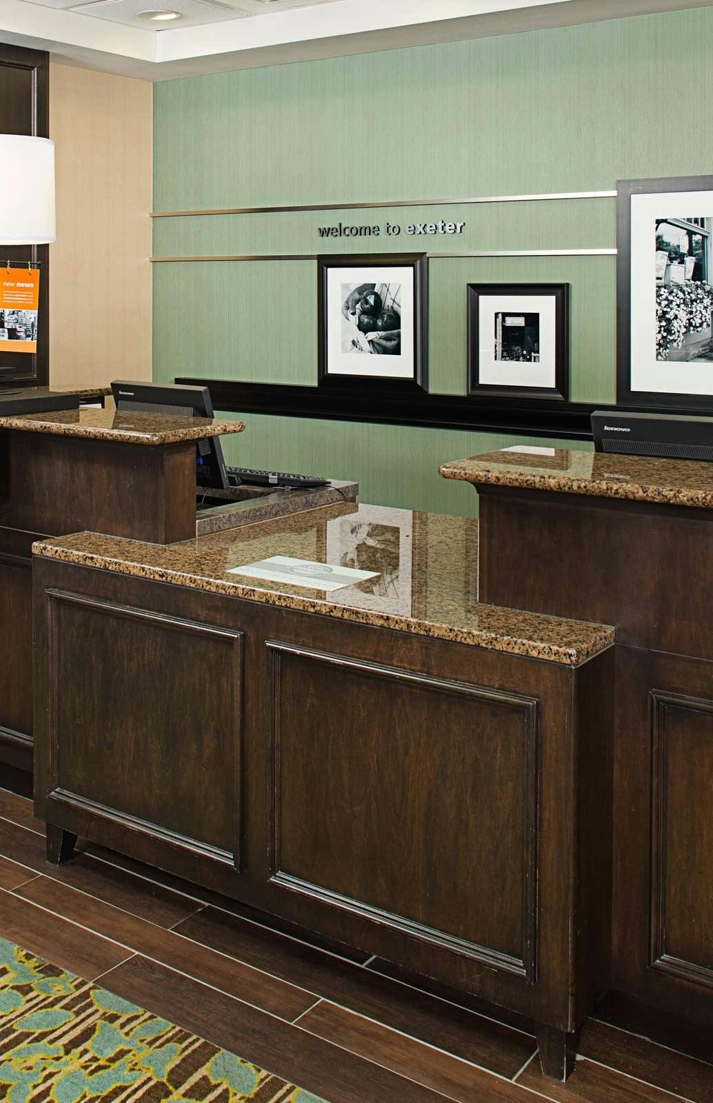 Hotel Hampton Inn & Suites Exeter photo 4