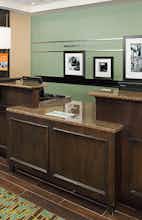 Hotel Hampton Inn & Suites Exeter photo 4