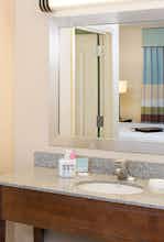 Hotel Hampton Inn & Suites Exeter photo 3