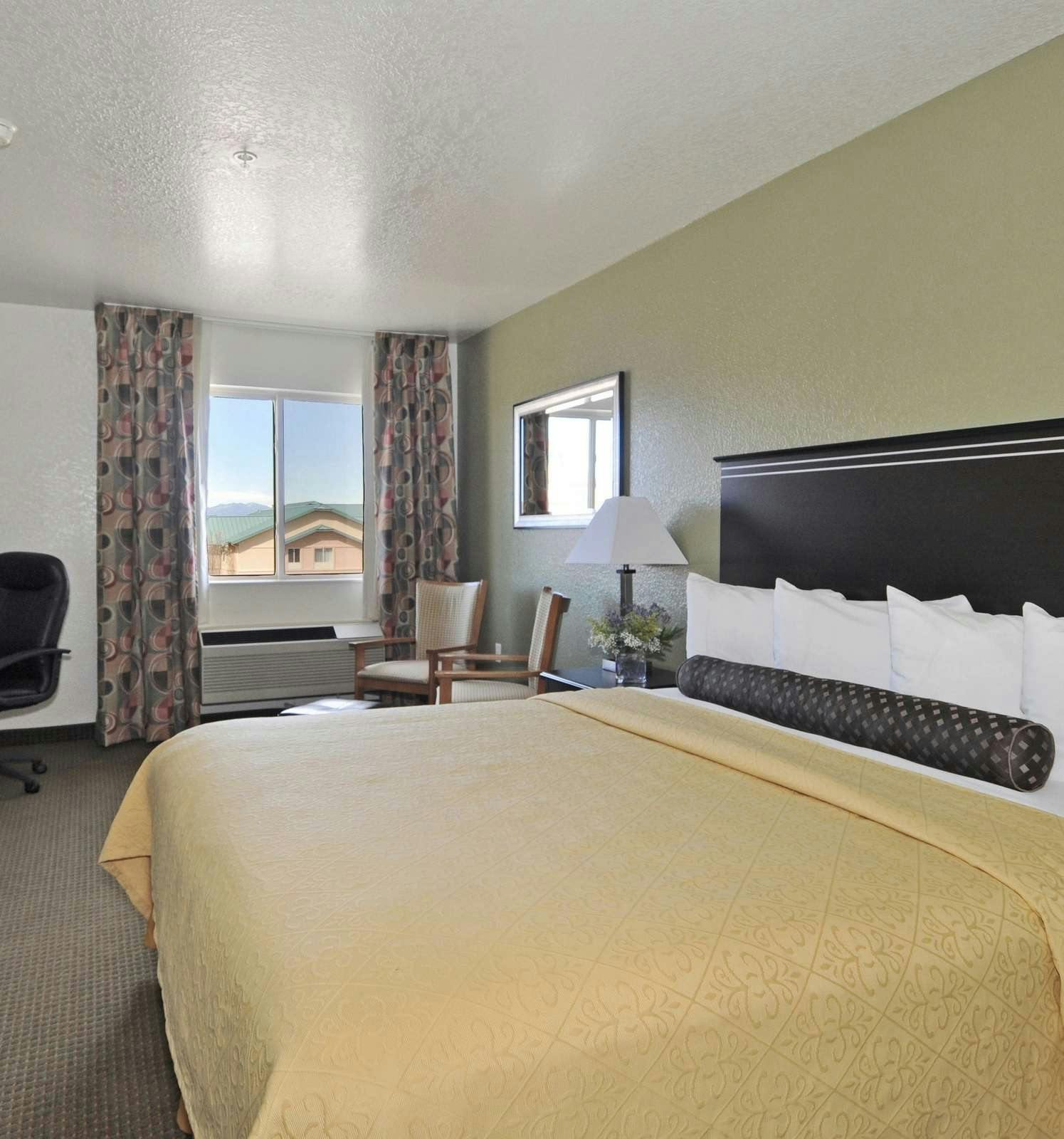 Hotel Quality Inn & Suites Denver International Airport photo 2