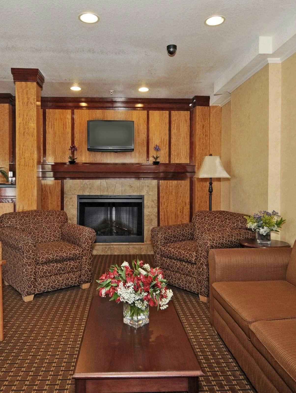 Hotel Quality Inn & Suites Denver International Airport photo 3