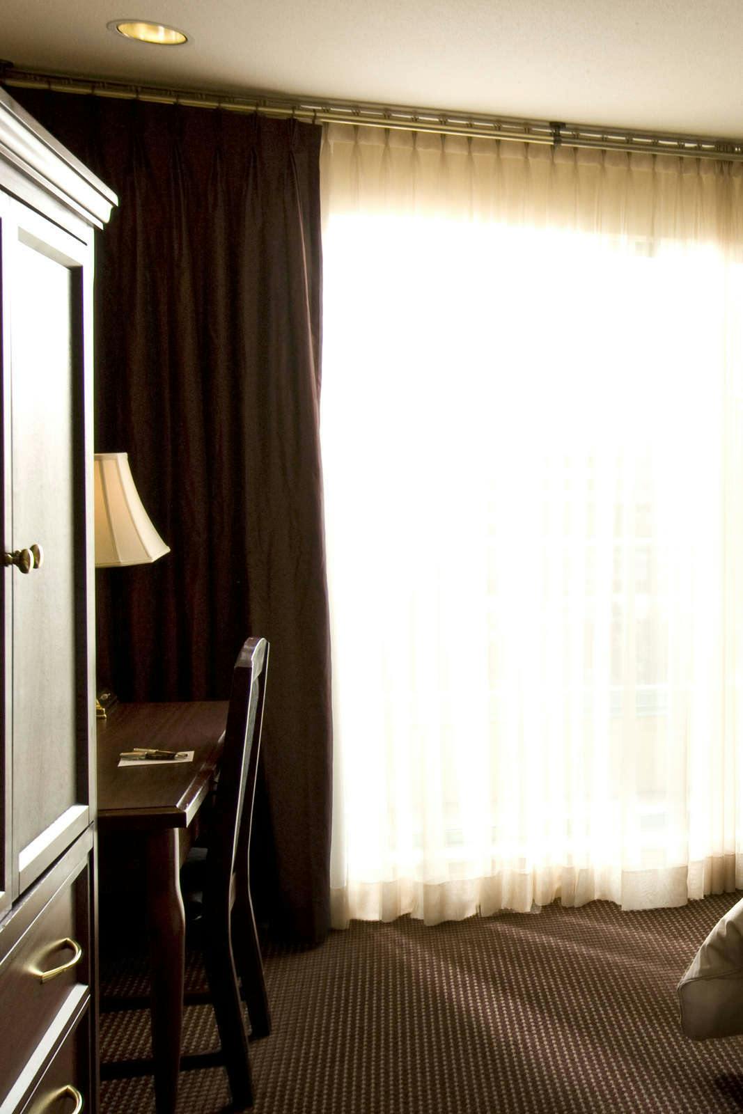 Hotel Executive Suites Hotel & Conference Centre Metro Vancouver photo 4