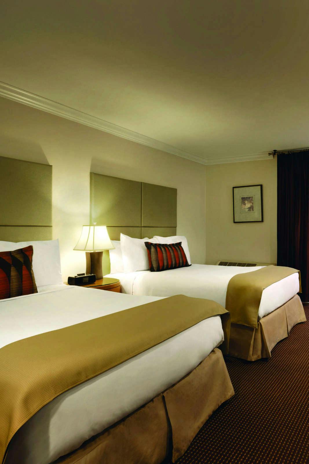 Hotel Executive Suites Hotel & Conference Centre Metro Vancouver photo 3