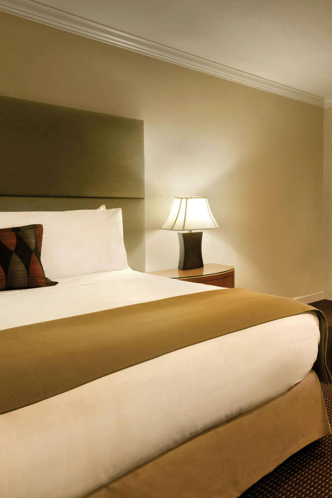 Hotel Executive Suites Hotel & Conference Centre Metro Vancouver photo 2