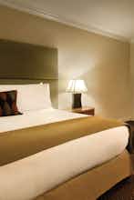 Hotel Executive Suites Hotel & Conference Centre Metro Vancouver photo 2